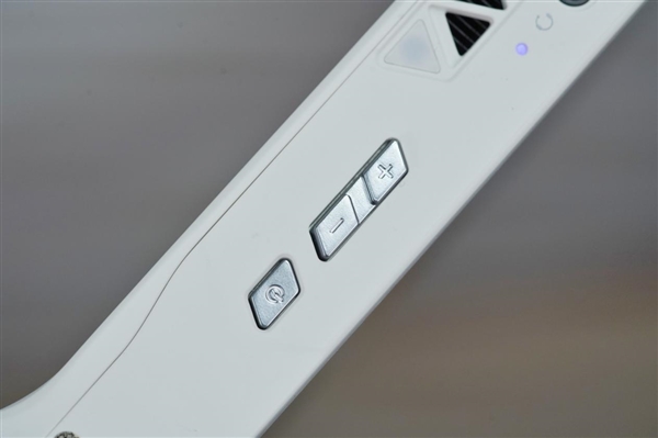 全球第二款酷睿Ultra掌机！AOKZOE A2 Ultra图赏