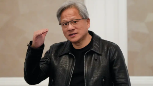 英伟达CEO黄仁勋：AI时代摩尔定律已失效 加速计算才是未来