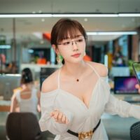 《完蛋！我被美女包围了！前传》上架Steam：全新六大女主