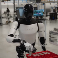 特斯拉Optimus机器人新进展：已生产数百台、尚未达上产线工作标准