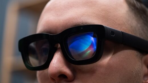 黄仁勋盛赞Meta AR