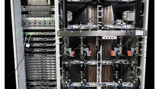 微软“炫耀”新装备：内置英伟达最新 GB200 AI 芯片的服务器