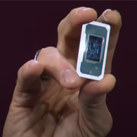 史上最先进18A工艺！Intel CEO首次展示Panther Lake CPU样品：已交付联想