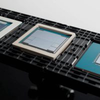 英伟达秀 Blackwell GPU 肌肉：训练 AI 模型速度比 Hopper H100 快 2.2 倍