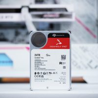 百TB NAS一步到位 希捷酷狼Pro 24TB硬盘图赏