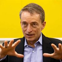 让英特尔市值蒸发万亿的CEO：被迫下课