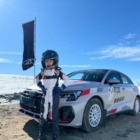 比《飞驰人生》更热血！6岁车手小海浪成功挑战巴音布鲁克魔鬼赛道