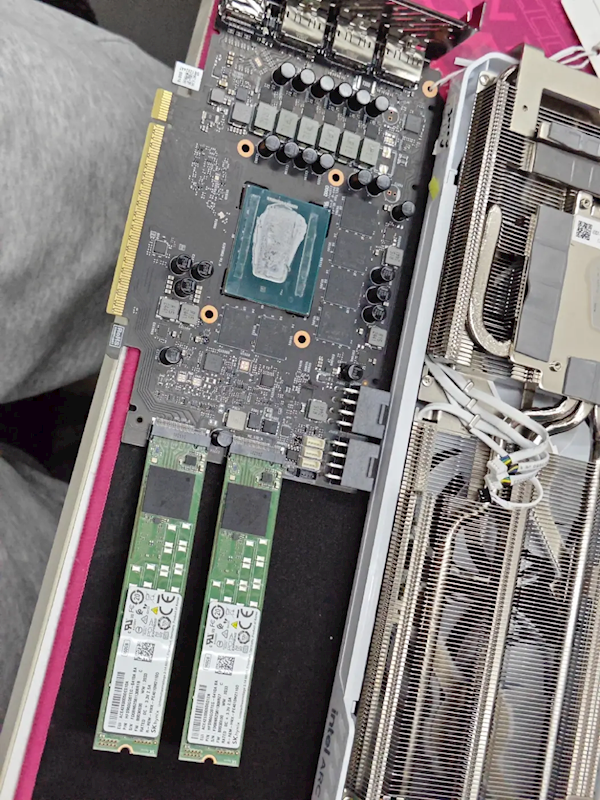 铭瑄B580显卡自带双M.2 SSD插槽 样品照片已曝光