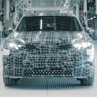 宝马展示全景显示屏