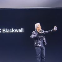 英伟达多款重磅新品发布 股价却意外大跌：原因何在