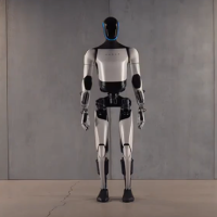 马斯克：今年将制造数千台人形机器人 以后或每年翻10倍