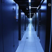 美媒：在芯片限制之下，中国AI如何迅速缩小与美国差距