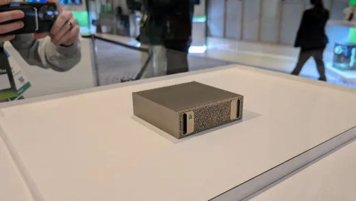 3000 美元的迷你超级计算机：英伟达 Project Digits 实拍图曝光
