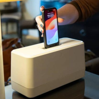 初创公司Swippitt推出手机换电站 2秒完成电池更换