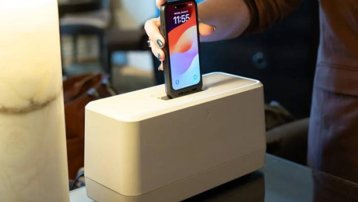 初创公司Swippitt推出手机换电站 2秒完成电池更换