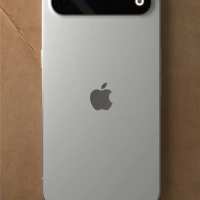 六年磨一剑！iPhone 17 Air真机泄露：横向三摄设计大变革