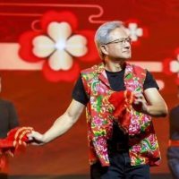 英伟达CEO黄仁勋已抵达深圳 正在参加公司新年庆典活动