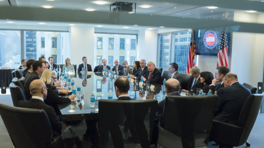 微软CEO与特朗普和马斯克会晤 讨论了人工智能和网络安全等话题