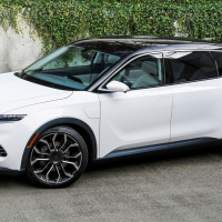 电动化转型步履蹒跚，克莱斯勒全新纯电跨界车被曝暂停研发