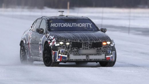 宝马 M3 纯电版冬测图曝光，700 马力四电机性能怪兽