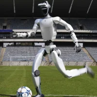 宇树发布“踢足球”机器人G1-Comp 国足有救了？