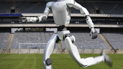 宇树发布“踢足球”机器人G1-Comp 国足有救了？