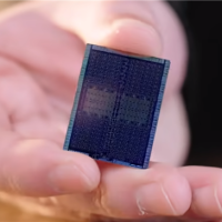 RTX 5090/D GB202内核照首次公开：922亿晶体管的暴力美学！