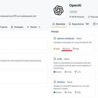 DeepSeek创造历史 超越OpenAI狂揽7.8万星