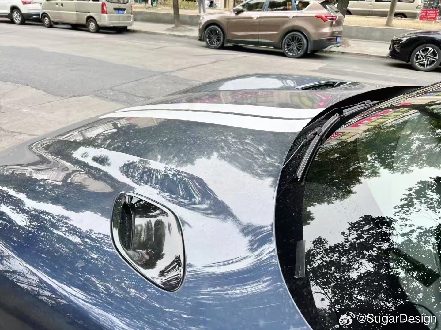 小米YU7迄今最近距离实拍照曝光：各种细节全有了