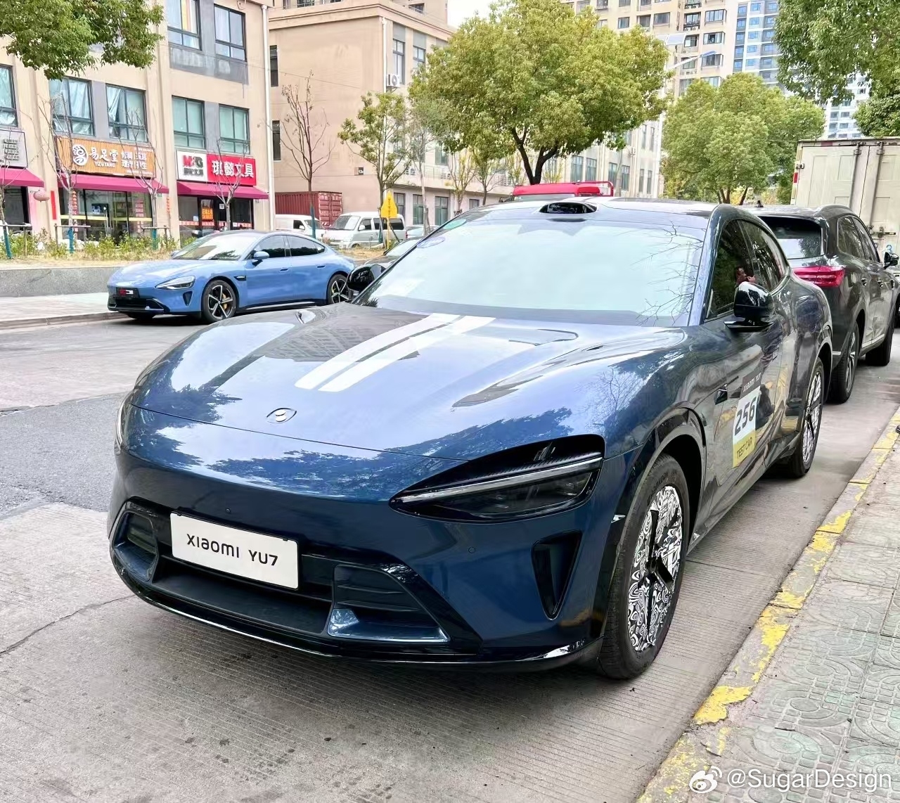 小米YU7迄今最近距离实拍照曝光：各种细节全有了