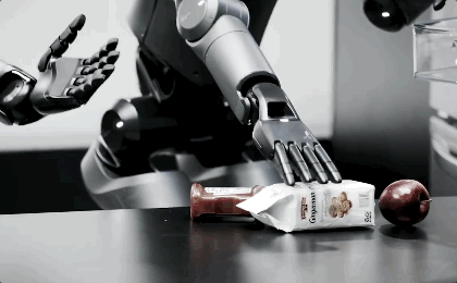 不要小瞧机器人的羁绊 Figure AI发布能“双机协作”的端侧大模型