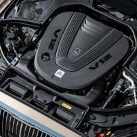内燃机不死：梅赛德斯-奔驰确认保留 V8 与 V12 发动机
