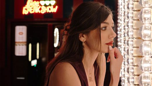 雷军晒小米15 Ultra样张：夜景人像封神