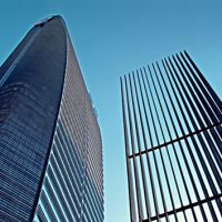 4950亿美元市值：腾讯坐稳中国互联网第一宝座！小米靠高端1年激增122%