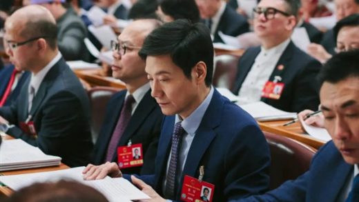 雷军：听完政府工作报告 我有三点感受