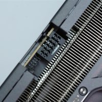RTX 5090 16针电源线温度超过150℃！奇迹般没有烧毁