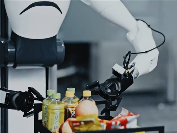 华为离职天才少年“稚晖君”重磅官宣刷屏!智元GO-1让机器人获得了革命性的学习能力