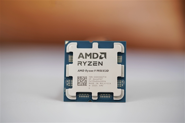 AMD最强游戏CPU!锐龙9 9950X3D处理器图赏
