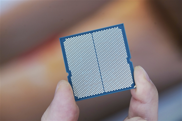 AMD最强游戏CPU!锐龙9 9950X3D处理器图赏