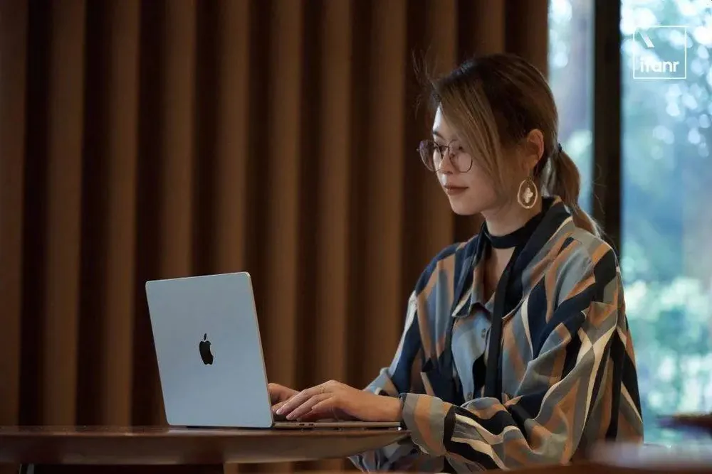 M4 MacBook Air首发评测：不止天蓝色，性能有惊喜