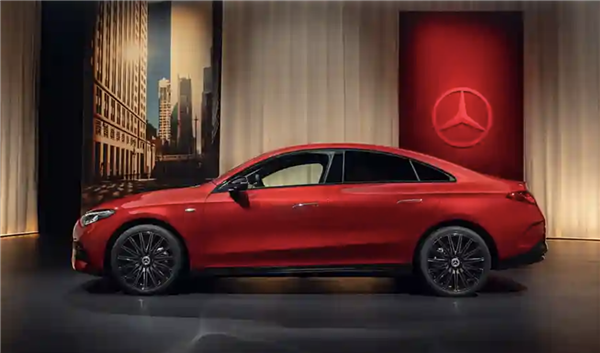 MMA架构首款车型！全新奔驰CLA正式发布：国产版有望年底上市