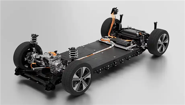 MMA架构首款车型！全新奔驰CLA正式发布：国产版有望年底上市