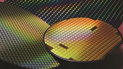 Intel 18A工艺迎重大进展！提前完成首批生产