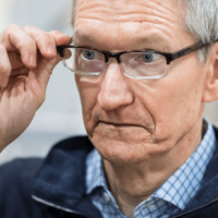 股价今年跌超12% 苹果重组AI高管团队力图扭转Siri颓势