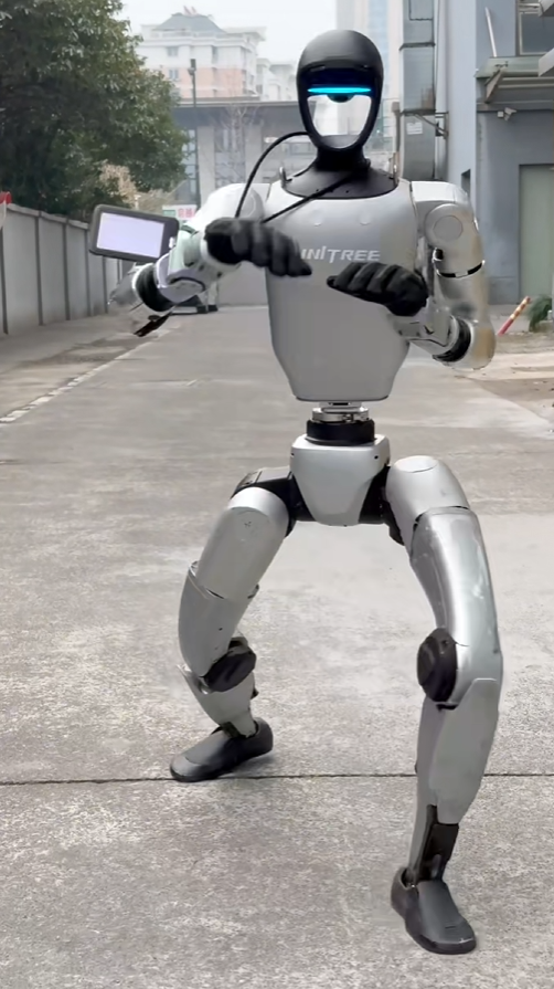 大厂 集体“造人”