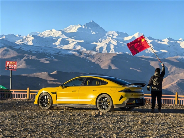 小米SU7 Ultra成功登上珠峰:中国最猛的车去世界最高的山
