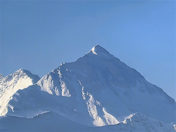 小米SU7 Ultra成功登上珠峰:中国最猛的车去世界最高的山