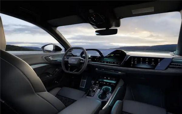 首搭2.0T插混动力：全新奥迪A5 PHEV官宣：纯电续航108km