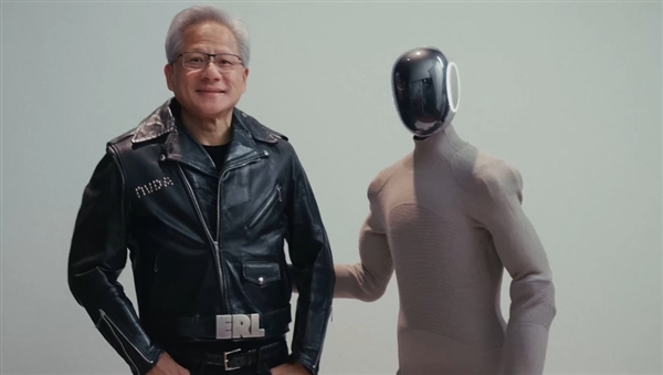 黄仁勋新战袍来了！NVIDIA镶钉皮夹克上身超狂