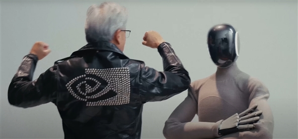 黄仁勋新战袍来了！NVIDIA镶钉皮夹克上身超狂